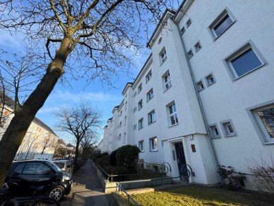 Lichtdurchflutete Dachgeschosswohnung in ruhiger Lage