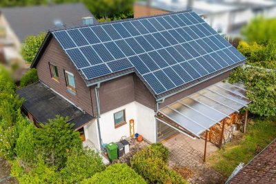 Freistehendes 1-Fam. Haus mit Photovoltaik u. 2 Garagen in Eggenstein-Leopoldshafen