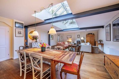 Historischer Charme zwischen Elbe und Parks