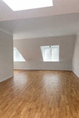Wohnen in der Hansestadt - Gemütliche DG-Wohnung