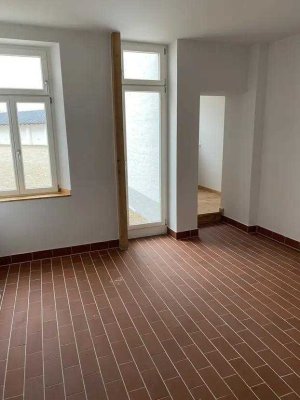 Denkmalschutzobjekt - saniert - 2 Zimmer Pendler Wohnung (H13-WE10H)