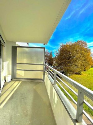 Geräumige und gepflegte 1-Zimmer-Wohnung mit Balkon und EBK in Altensteig