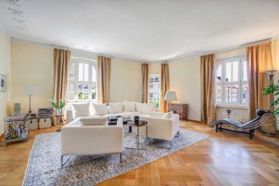 Imposante Großzügigkeit. Altbauresidenz in herrschaftlichem Stadtpalais.