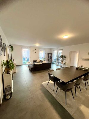 Exklusive 3,5-Zimmer-Wohnung mit luxuriöser Innenausstattung mit Balkon und EBK in Saarbrücken