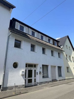 3-Parteien Mehrfamilienhaus als renditestarke Kapitalanlage in zentraler Lage