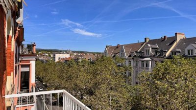 Helle 4-Zimmer Wohnung mit Terrasse, Balkon, EBK, offener Kamin und Keller