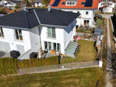Moderne Doppelhaushälfte mit eigenem Garten – Zuhause mit Perspektive!