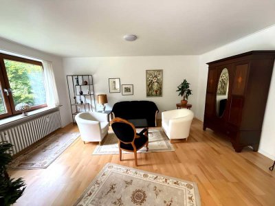 Erstbezug nach Renovierung Einbauküche: Stilvolle Möblierte Wohnung mit lux. Innenausstattung