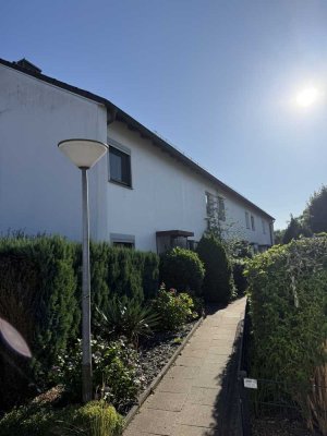 Sanierungsbedürftiges Mittelreihenhaus in Meckelfeld