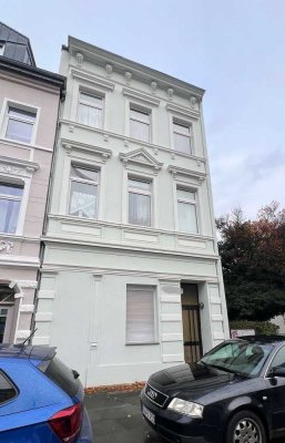Poppelsdorf  - Charmantes Mehrfamilienhaus mit großem Garten und Entwicklungspotenzial