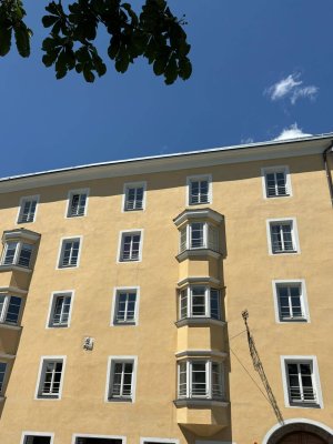 Gemütliche 1,5-Zimmer Altbauwohnung mit großer Terrasse in unmittelbarer Nähe zur Altstadt