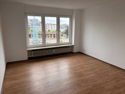 Sofort bezugsfrei: 2-Zimmer-Wohnung mit Balkon & Stellplatzoption!