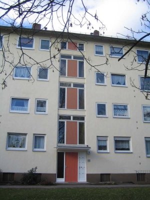 Zentral gelegene 3 ZKB mit Balkon, nahe Klinikum!