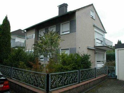 Gartenwohnung im Zentrum von Leichlingen mit Einzelgarage.