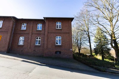 **Erstbezug nach Sanierung, 4-Zimmer Townhouse mit EBK und Garten in Bochum-Linden**