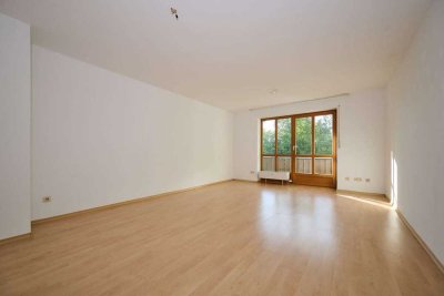 2-Zimmer-Wohnung in ruhiger Lage von Straubing – mit Balkon, Loggia und Tiefgaragenstellplatz