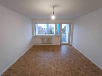 Schöne helle 4-Zimmer-Wohnung in Hasenbergl