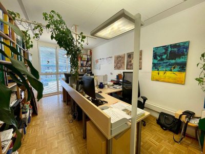 Vermietete 2-Zimmer-Wohnung mit Tiefgaragen-Stellplatz und Balkon in zentraler Lage in Jakomini!