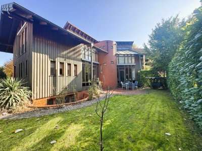 ***Architektonisches Einfamilienhaus mit zwei Souterrainwohnungen in Lichtenau zu verkaufen***