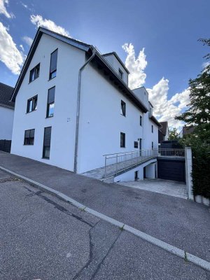 Helle DG Wohnung mit EBK