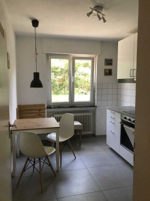 Möblierte Wohnung mit eineinhalb Zimmern sowie Balkon und Einbauküche in Freiburg