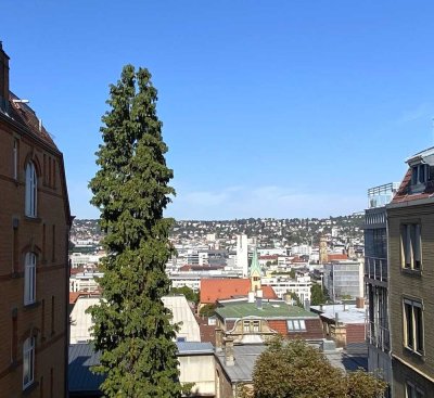 Imposante Altbauetage im Kulturdenkmal mit Stadtblick - 3,5-Zimmer-Wohnung zzgl. Mansardenzimmer