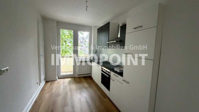 ** Erstbezug nach Sanierung! - WG-geeignete, möblierte 3-Zimmer-Wohnung mit zwei Balkonen! **