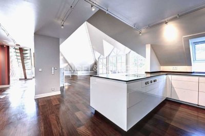 Grosser Wohnbereich mit 85 m² und Galerie, Designer-Küche, offener Kamin sowie 2 Terrassen
