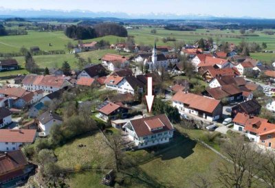 UNIKAT mit traumhaftem WEITBLICK direkt am ORTSRAND!
Grosses WH / 3x ETW mit MODERNSTEM STANDARD...
