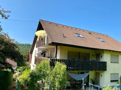 Große 4,5 Zimmer Wohnung mit Süd- und Westbalkon in ruhiger Lage