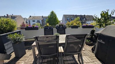Traumaftes Wohnen auf Zeit: Lichtdurchflutete DG-Maisonette-Wohnung mit Südterrasse (möbiliert)