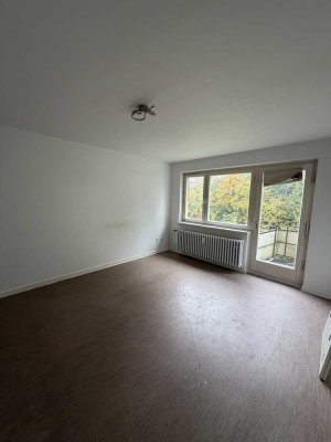 Charmante 2-Zimmer-Wohnung im Grünen – mit Balkon und viel Potenzial!