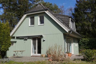 Zwischen Strand und Kiefern: Ferienhaus in Heidkate