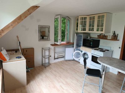 Geschmackvolle, gepflegte 1,5-Zimmer-DG-Wohnung mit EBK in Meerbusch