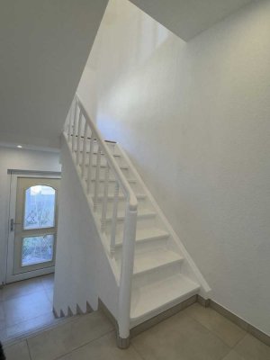 PRIVATVERKAUF: bezugsfertiges Haus nach Kernsanierung mit Garten u. Garage