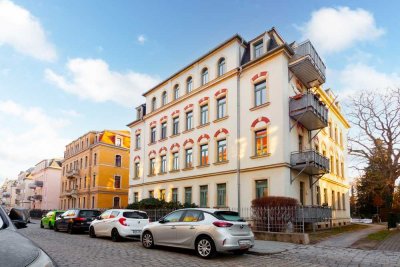 DG-Maisonette mit Weitblick. Lift, EBK, Balkon, Stellplatz. Perfekt für Eigennutzer und Investoren!