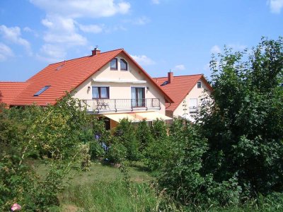 Wohnen und Arbeiten in exklusiver, teilmöblierter 4-Zimmer Maisonette-Wohnung mit Balkon
