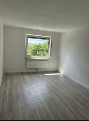 Renovierte 2,5-Zimmer-Wohnung in Oberhausen Sterkrade-Mitte
