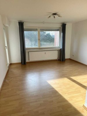 Moderne Souterrain-Wohnung mit 2 Zi., Küche, Diele, Bad und Terrasse in Dortmund-Bttermark