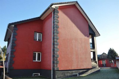 Erftstadt: Schicke, neuwertige Wohnung im Maisonettestil mit Balkon und Gartennutzung