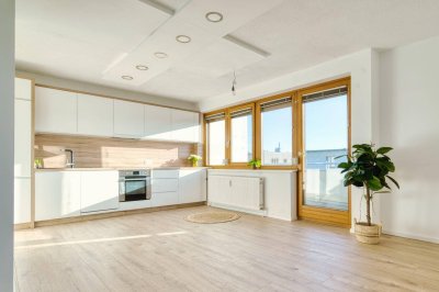 Frisch renoviert! - Sonnige, moderne 2 Zimmer Wohnung mit Balkon &amp; Terrasse und Garagenplatz