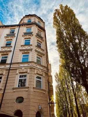 Ab 01.02. * Altbau * 2 Zimmer * WG geeignet * Am Regerplatz