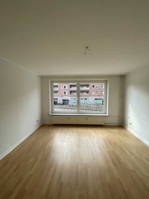 Zentral gelegene 2-Zimmer Wohnung mit großzügiger Küche!