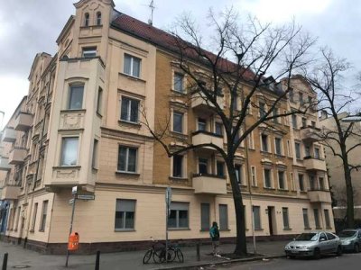 Erker-Wohnung im sanierten & gepflegten Stuckaltbau   - ETW Nr. 04