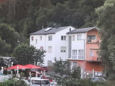 Provisionsfrei* Terrassenhaus in Top-Lage mit 12 Mietflächen und Flussblick