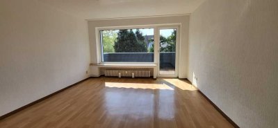 Schön aufgeteilte Wohnung - mit hellen Räumen und sonnigem Balkon