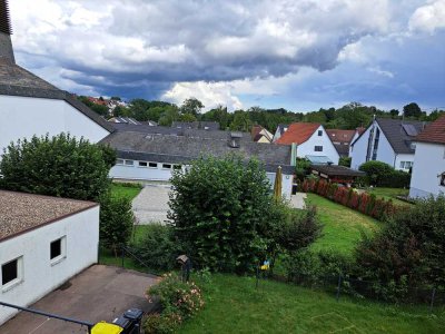 Helle 5 Zimmer-Etagenwohnung mit Balkon und Keller