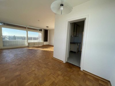3 Zimmer mit Balkon Stellplatz und Einbauküche