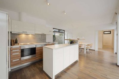 Licht, Freiheit und moderner Bungalow-Flair.