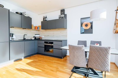 STYLISCHES PENTHOUSE I SMART-LIVING I KLIMA I SONNENTERRASSE I OFFENE DESIGN-KÜCHE I ELEGANTES BAD MIT REGENDUSCHE I